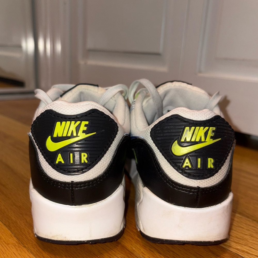 ✨ NIKE ✨ Women’s Air Max 90 Summit White/Racer Blue/Volt Size 6.5 With Box $140 - Picture 9 of 15